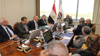 وزير قطاع الأعمال يستعرض المخطط العام لإقامة مشروع عمراني متكامل جنوب القاهرة (صور)