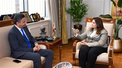 وزيرة الهجرة تستقبل رئيس مجلس إدارة البريد المصري لبحث استفادة المصريين بالخارج من الخدمات البريدية المتنوعة (صور)
