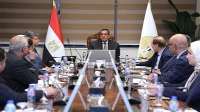 وزير التنمية المحلية يتابع الموقف التنفيذي لمشروعات البنية التحتية لمنظومة المخلفات بالمحافظات (صور)