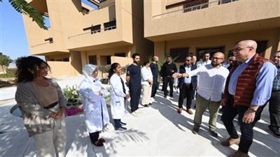وزير الإسكان يتفقد مشروع الوحدات الفندقية والسياحة العلاجية بأسوان (صور)