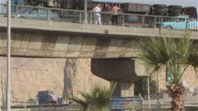 إعادة حركة المرور إلى طبيعتها على الطريق الدائرى عقب انقلاب سيارة نقل