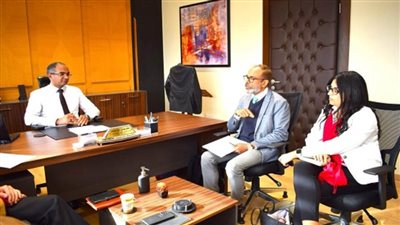 نائب وزير الإسكان يتابع مع ممثلي البنك الدولي موقف برنامج خدمات الصرف الصحي المستدامة (صور)