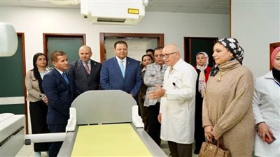 الرقابة الصحية وجامعة المنصورة يبحثان آليات تأهيل المستشفيات الجامعية للحصول على الاعتماد الدولي (صور)