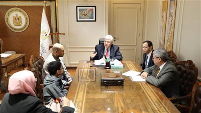 وزير التعليم العالي يلتقي بأسرة الطفل يحيى عبدالناصر 