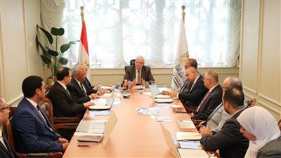 وزير التعليم العالي يرأس اجتماع لجنة سياسات الابتكار (صور)