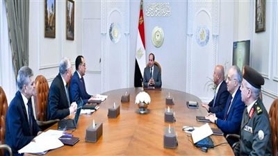 الرئيس السيسي يتابع جهود إزالة التعديات وأعمال التكريك في بحيرات مصر