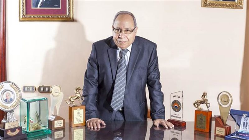 الكاتب الصحفى سمير