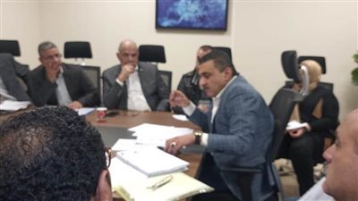 مسئولو الإسكان يتابعون مشروعات المرافق بمدن القاهرة الجديدة وأكتوبر وبدر وسوهاج الجديدة (صور)