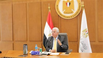 وزير التعليم العالي يهنئ قداسة البابا تواضروس الثاني والأخوة الأقباط بعيد الميلاد المجيد