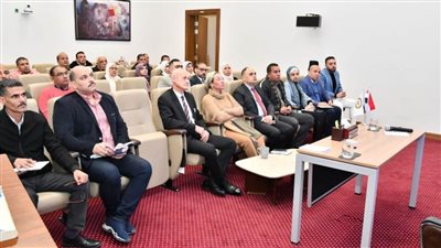 وزيرة البيئة تلتقي بالعاملين بالتفتيش والإلتزام البيئي لمتابعة جهود توفيق أوضاع المنشآت بقطاعاتها المختلفة كافة (صور)