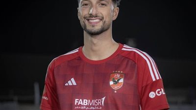 بعلم فلسطين وكلمات شيرين أبو عاقلة..الأهلي يقدم مهاجمه الجديد