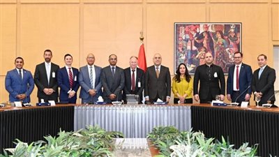 «الإسكان» تتعاون مع شركات عالمية لإنتاج مستلزمات مشروعات المياه والصرف (صور)