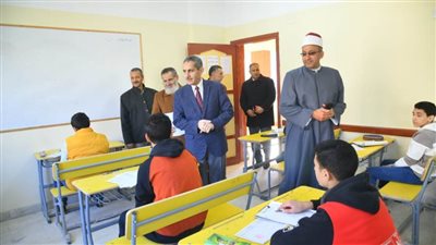 محافظ الغربية يتفقد امتحانات الشهادة الإعدادية الأزهرية بطنطا (صور)