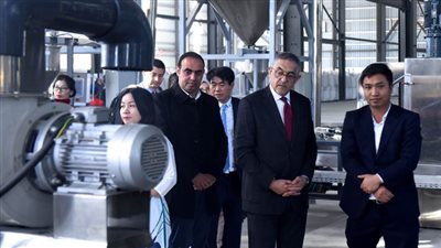 الرئيس التنفيذي للهيئة العامة للاستثمار يفتتح أول مصنع باستثمارات فيتنامية 100% بمصر (صور)