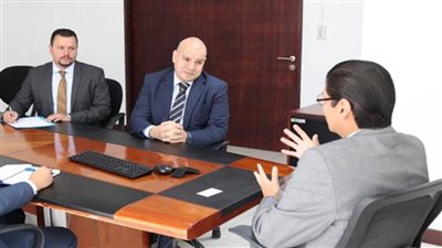 سفير مصر بكيتو يلتقي وزير الاتصالات ومجتمع المعلومات بالإكوادور (صور)