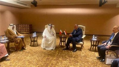 وزير الخارجية يعقد اجتماعا ثنائيا مع نظيره البحريني للتباحث حول مستجدات الأوضاع الإقليمية (صور)