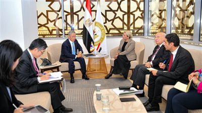 وزيرة البيئة تبحث مع سفير كوريا الجنوبية تعزيز التعاون في الاستثمار (صور)