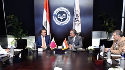الرئيس التنفيذي للهيئة العامة للاستثمار والسفير القطري يبحثان وضع استراتيجية جديدة للتعاون الاستثماري بين البلدين (صور)