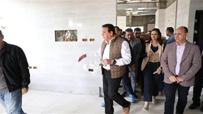 وزير الصحة يتفقد مشروع استكمال إنشاء مستشفى بدر المركزي (صور)