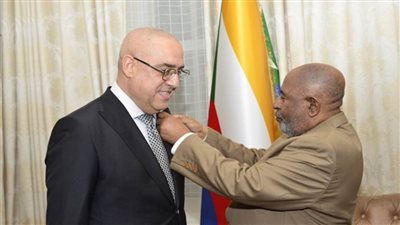 رئيس جزر القمر يستقبل وزير الإسكان ووفد 