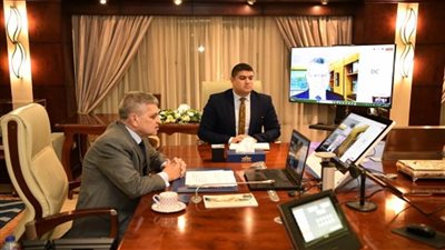 الفريق أسامة ربيع يبحث مع 