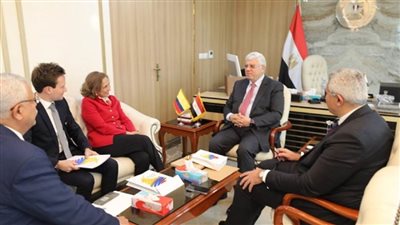 وزير التعليم العالي يبحث آليات التعاون العلمي والتكنولوجي مع سفيرة كولومبيا (صور)