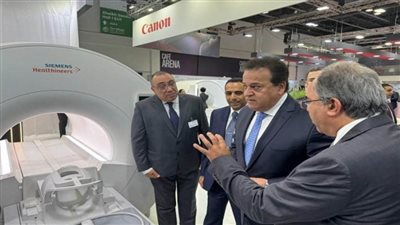 وزير الصحة يلتقي نظيره الإماراتي على هامش معرض الصحة العربي بدبي (صور)