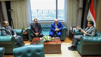 وزير الصحة يهنئ الدكتور نعمة عابد بتكليفه ممثلا لمنظمة الصحة العالمية الجديد في مصر 