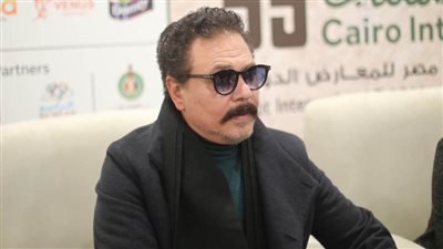 في ندوة بمعرض الكتاب.. محمد رياض: وزيرة الثقافة تحمست لمسابقة التأليف المسرحي لتشجيع الشباب على الإبداع   