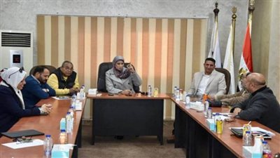 رئيس جهاز السويس الجديدة تلتقي عددا من المستثمرين بالمنطقة الصناعية في عتاقة (صور)