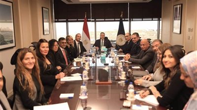 وزير السياحة والآثار يعقد اجتماعًا  مع مسئولي شركة visa