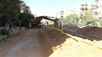 رئيس جهاز 6 أكتوبر يتفقد أعمال التنمية والتطوير بالمناطق السكنية والمحاور الرئيسية والطرق بالمدينة (صور)