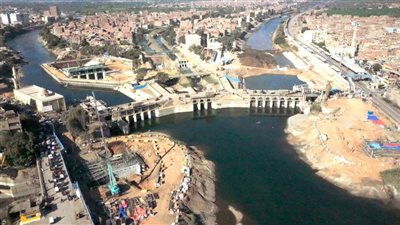 وزير الري يتابع الموقف التنفيذي لمشروع مجموعة قناطر ديروط الجديدة (صور)