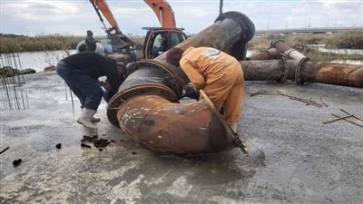 «سويلم» يتابع إجراءات الوزارة للتعامل مع موجة الأمطار الغزيرة بمحافظات الوجه البحري (صور)