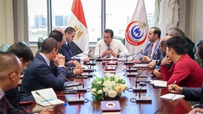 وزير الصحة يناقش مقترحات تنفيذ المنشآت الذكية ضمن مشروع 