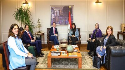  وزيرة التعاون الدولي تلتقي القائم بأعمال مساعد رئيس الوكالة الأمريكية للتنمية الدولية بواشنطن (صور)