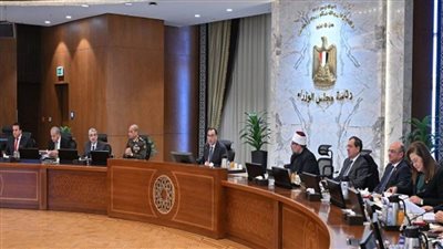 رئيس الوزراء يوجه بقيام مختلف الوزراء بالعمل على تفعيل مخرجات المرحلة الأولى من الحوار الوطني (صور)