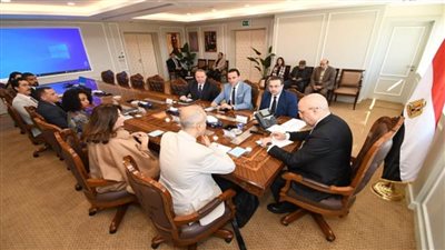 وزير الإسكان يستعرض التحضيرات لاستضافة مصر للمنتدى الحضري العالمي بدورته الثانية عشرة 