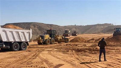  وزير الإسكان يتابع موقف مشروعات المرافق والطرق والتطوير الجارية بالقاهرة الجديدة وبدر والشروق