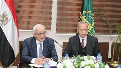 وزير التعليم ومحافظ القليوبية يعقدان اجتماعًا مع مديرى الإدارات التعليمية بالمحافظة (صور)
