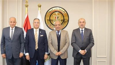 وزير قطاع الأعمال يشهد توقيع عقد إنشاء وإدارة وتشغيل مصنع لإنتاج منتجات الكلور ومشتقاته (صور)