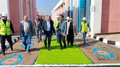 رئيس الجهاز التنفيذي لمياه الشرب والصرف الصحي يتفقد مشروعات 