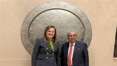 وزيرة التخطيط تبحث فرص الاستثمار مع 
