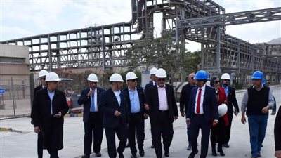 الرئيس التنفيذي للهيئة العامة للاستثمار والمناطق الحرة يتفقد توسعات الشركات العاملة بالمناطق الحرة بالسويس