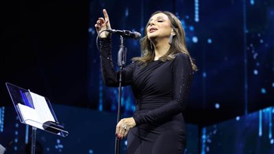 بعد نجاح حفلها فى فبراير  بالصور .. أنغام تتألق في أضخم حفلات الطلاب فى تاريخ الكويت