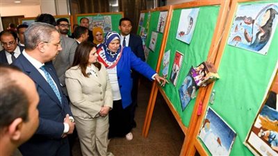 وزيرة الهجرة تستمع إلى شرح واف عن المدرسة الفندقية وأقسامها (صور)