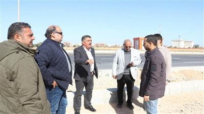 ‫ رئيس جهاز السادات يتفقد مشروعات الإسكان والمرافق والطرق وأعمال التطوير بالمدينة (صور)