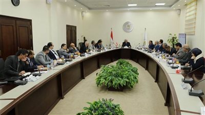 وزير التعليم العالي يرأس اجتماع مجلس إدارة هيئة دعم وتطوير الجامعات (صور)