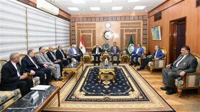 محافظ الدقهلية يستقبل وزير التعليم لمتابعة انتظام سير الفصل الدراسي الثاني (صور)