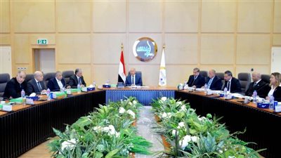 وزير النقل يترأس اجتماع الجمعية العامة للشركة القابضة لمشروعات الطرق (صور)